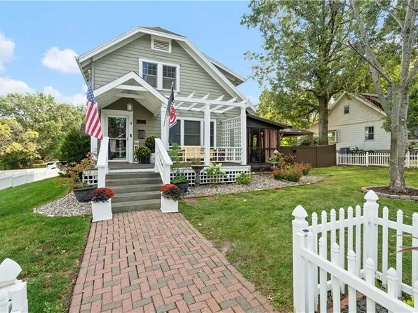 101 SW Monroe St, Lees Summit, MO 64063