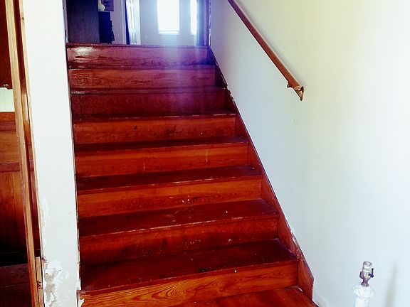 stairs to loft area