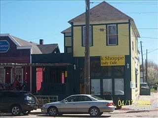 1st image of 937 S East St
