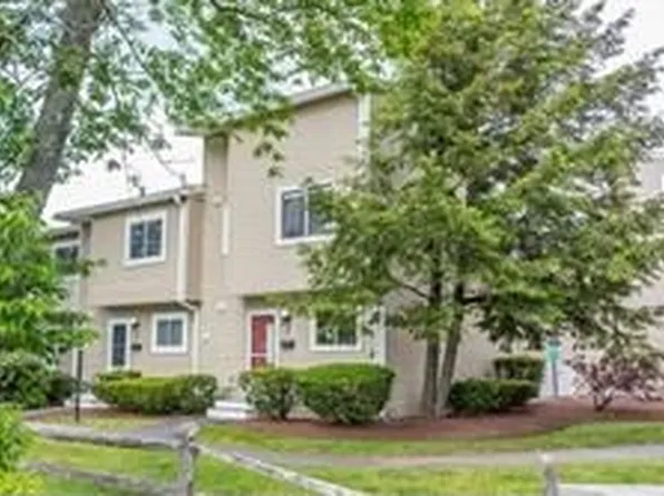26 Harvard Rd #F, Ayer, MA 01432