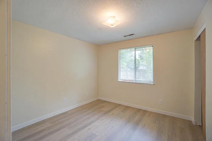 17205 NE 5th St — Photo 22