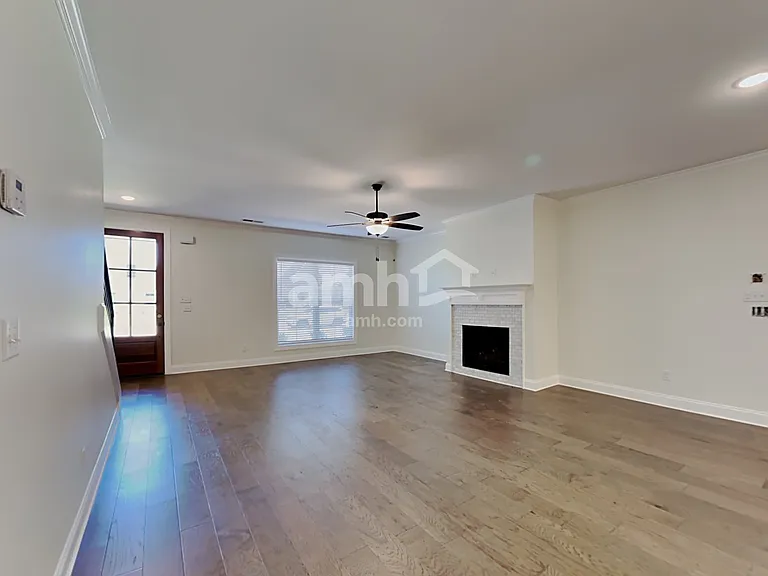 4130 Vineyard Dr — Photo 7