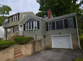 29 Minchin Dr, Woburn, MA 01801