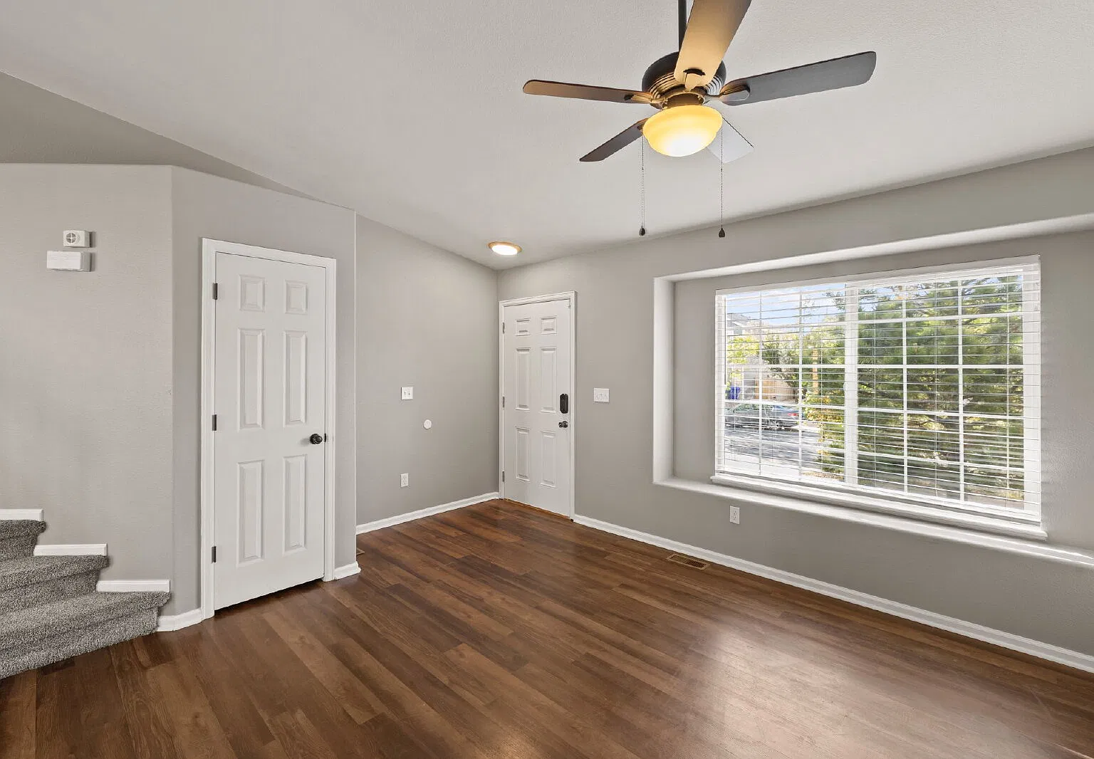 3 bed, 2.0 bath, 1816 sqft, $2,375 — Photo 2