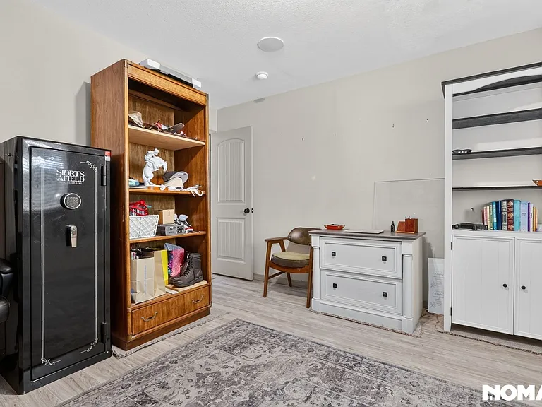12485 Chamberlain Dr — Photo 38