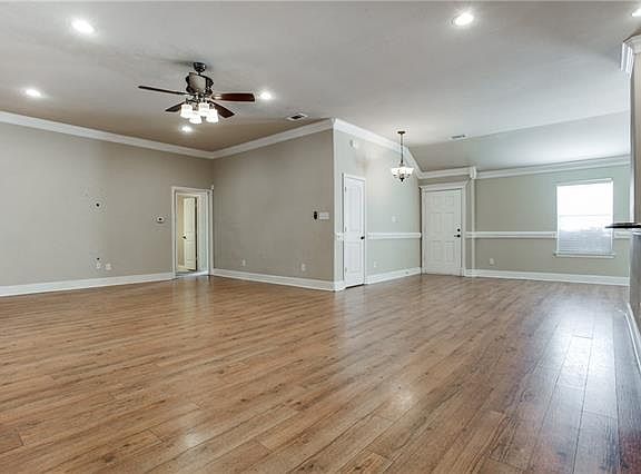 5th image of 501 Granada Dr