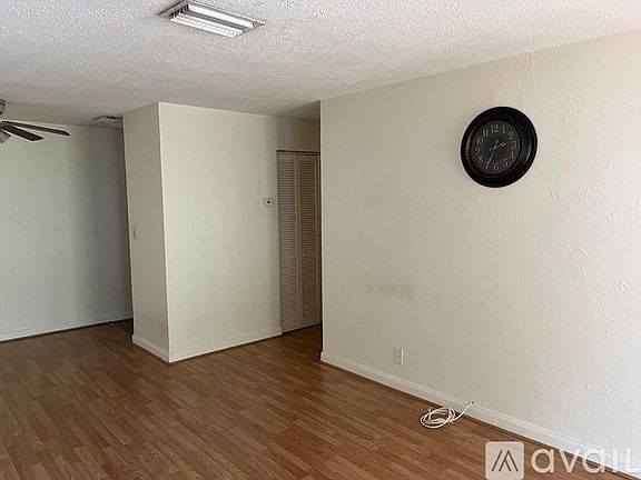 5th image of 4518 SW 33rd Ave #1