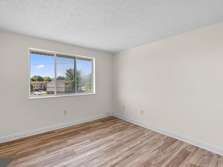 701 Heather Ridge Dr #J — Photo 20