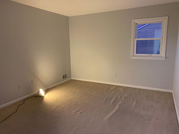4th image of 307 Belleville Ave