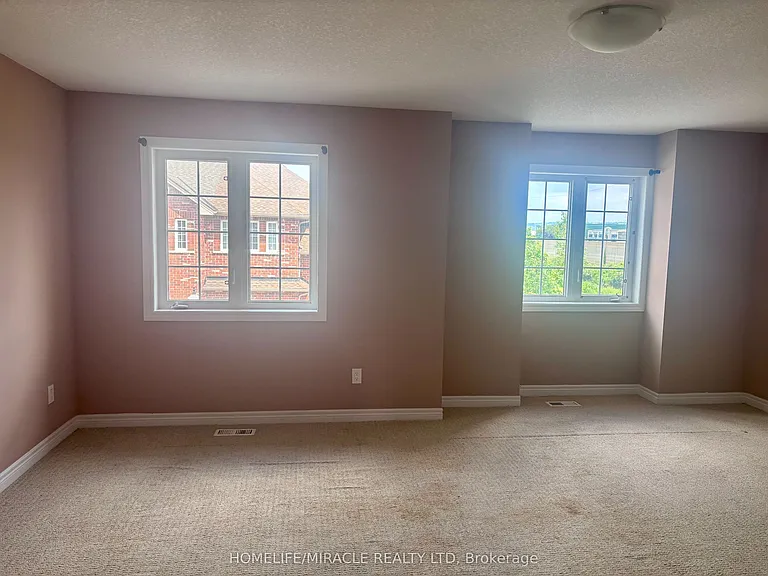 45 Seabreeze Cres #7 — Photo 15