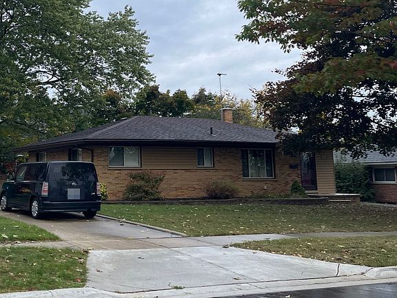 3rd image of 233 Lawson St