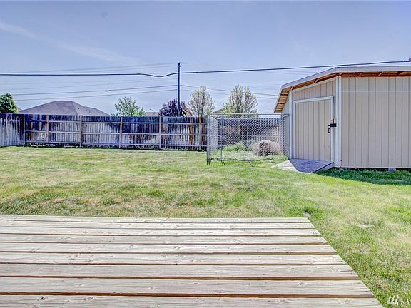 3rd image of 701 Penrose St