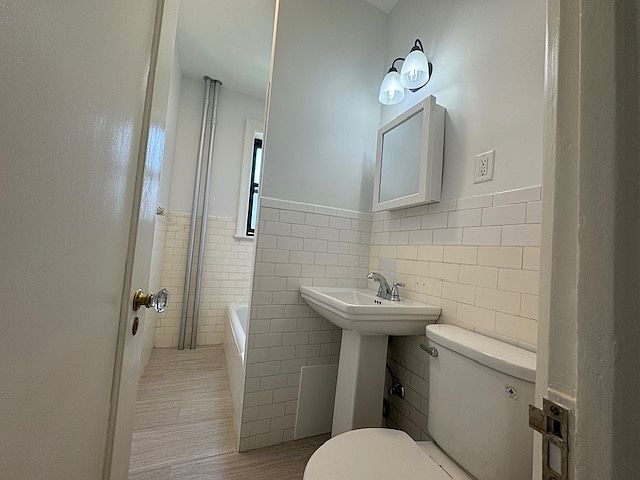 2nd image of 23 Wayne St APT 32