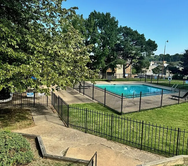 The Citadel Apartments — Photo 7