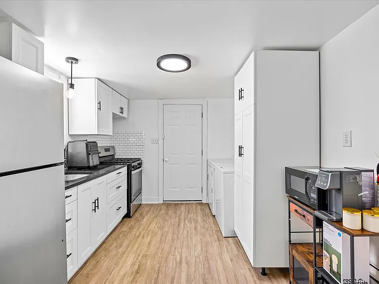 28 E Groveland Ave #A — Photo 14