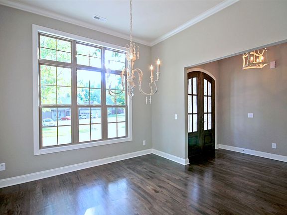 2nd image of 203 Eagle Nest Ct