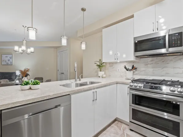 20376 86th Ave #208, Langley, BC V2Y 1Z5
