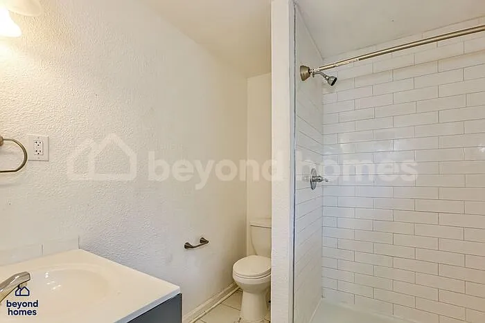 1923 Biscayne Dr — Photo 13