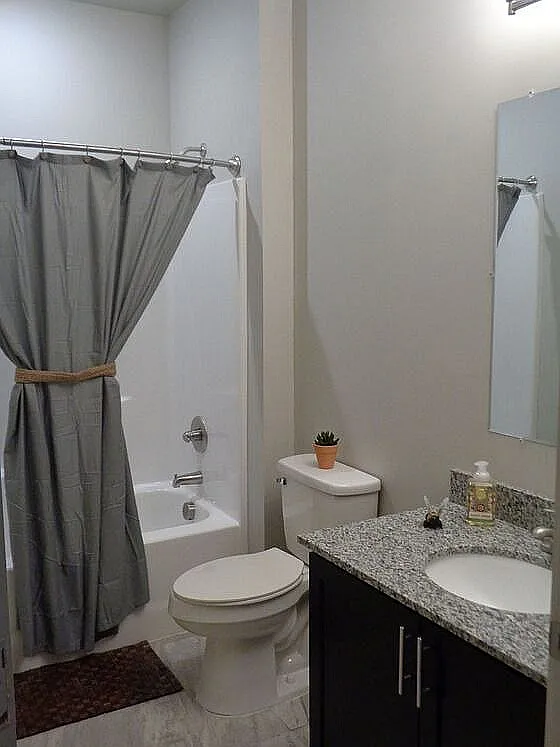 Phillips Luxury Apartments — Photo 3