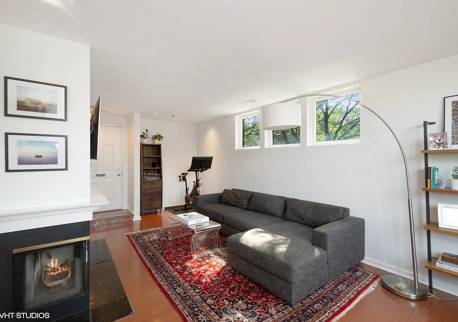 2 bed, 1.5 bath, $4,200 — Photo 3