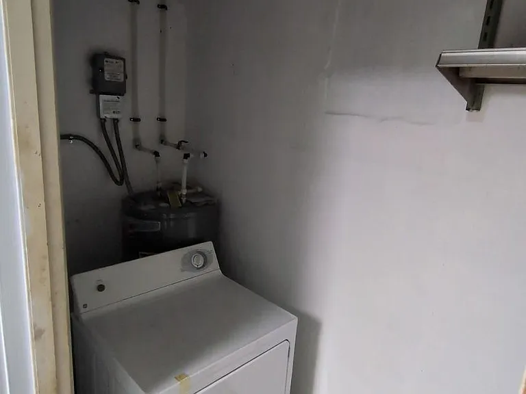 975 North Village Dr — Photo 20