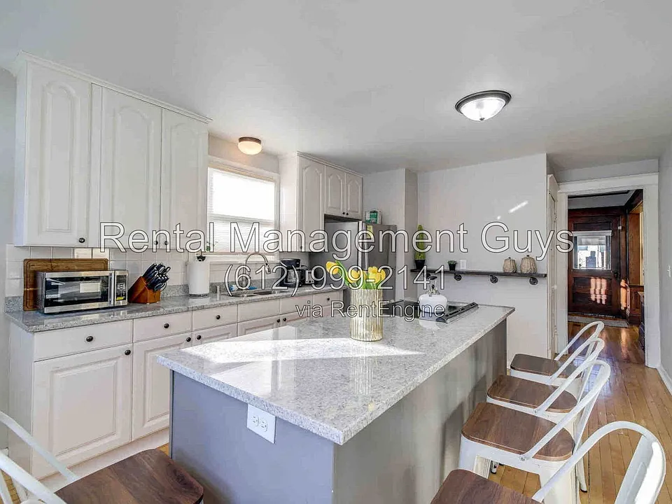 2110 Marshall Ave