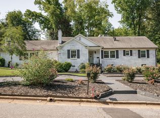 631 W 9th St, Newton, NC 28658