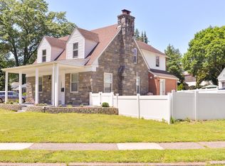 202 Fairhill Rd, Morton, PA 19070