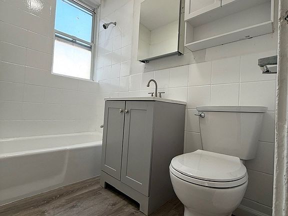 4th image of 137 Chiswick Rd APT 6