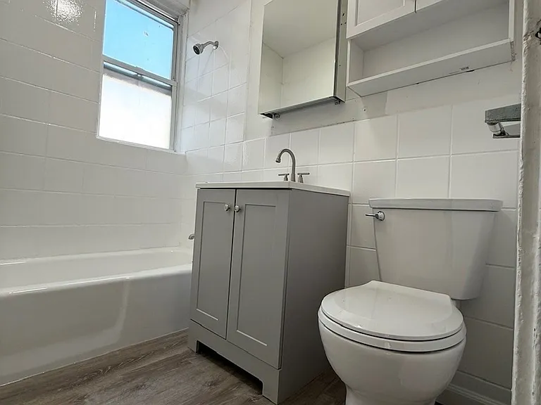 137 Chiswick Rd #6 — Photo 6