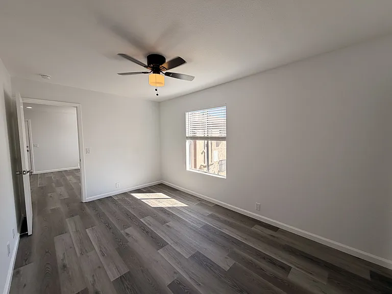 2843 C St #10 — Photo 11