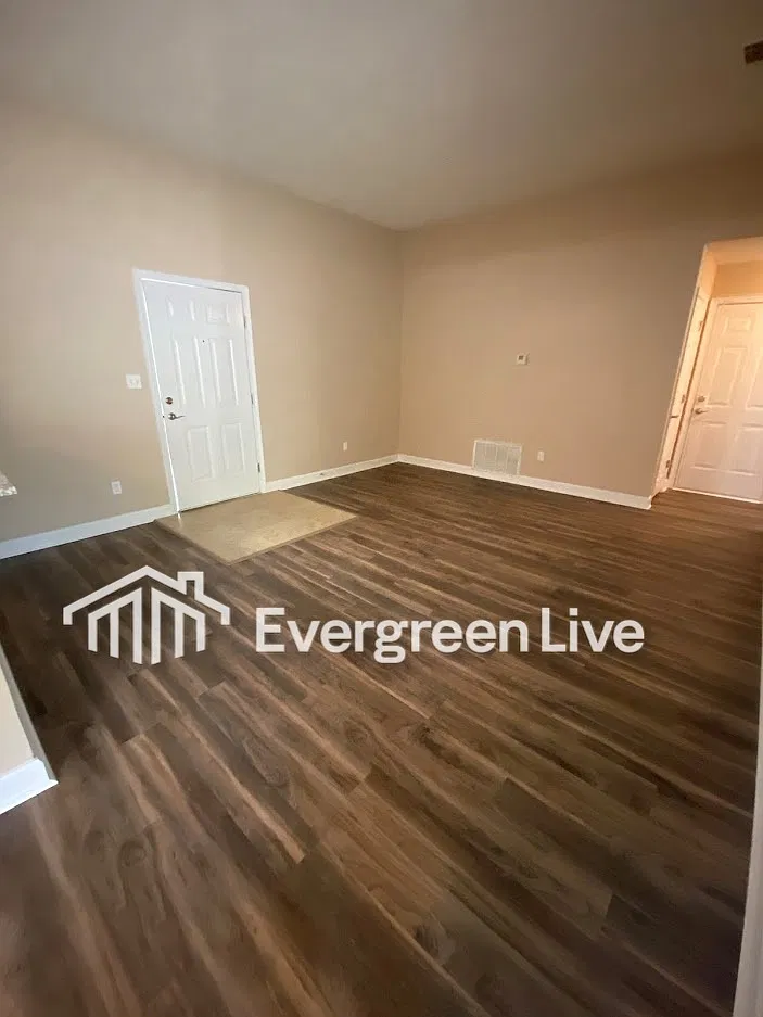 2 bed, 1.0 bath, 1249 sqft, $1,345 — Photo 3