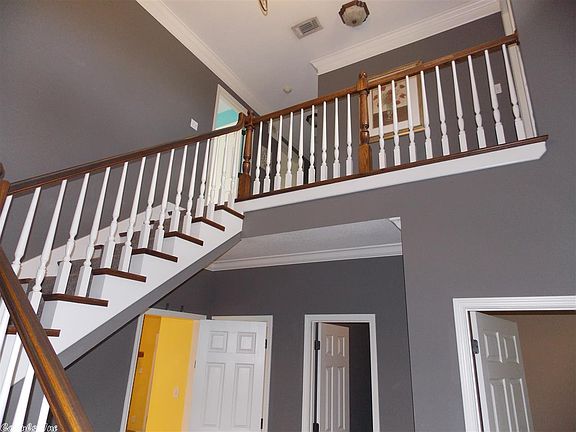 4th image of 17 Westpointe Dr