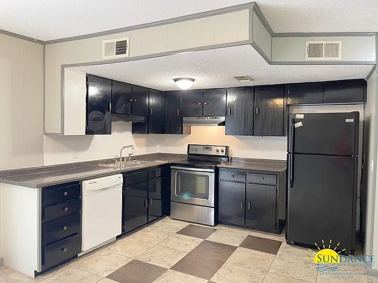 144 Valencia Dr — Photo 5