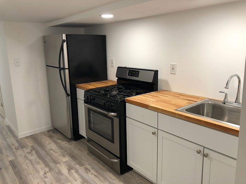 1st image of 3102 W Diversey Ave #G