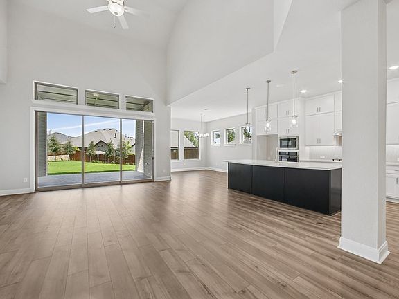 The Hillmont - Family Room