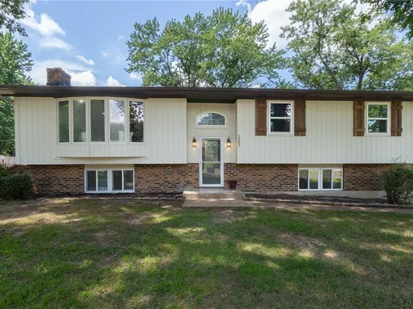 1305 Acorn St, Eudora, KS 66025