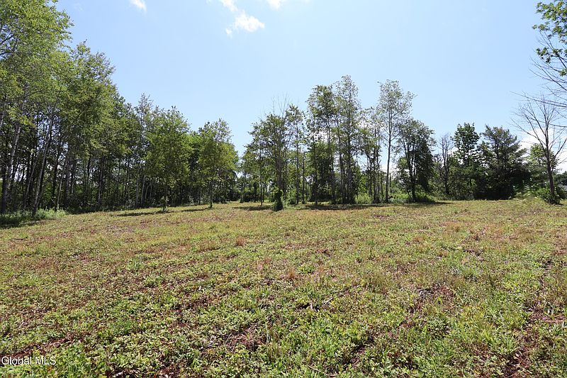 4th image of 468 Middle Road