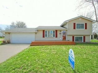 720 NE 9th St, Grimes, IA 50111