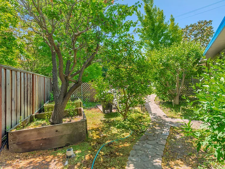 193 Ferne Ave — Photo 48