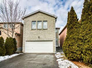 32 Charlton Ave, Vaughan, ON L4J 6W3