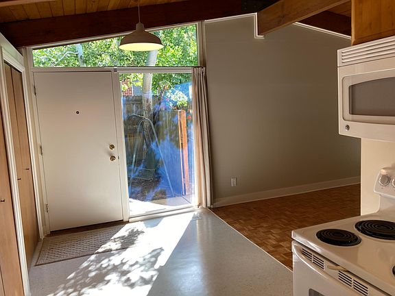 5th image of 3122 S Gregson Ct