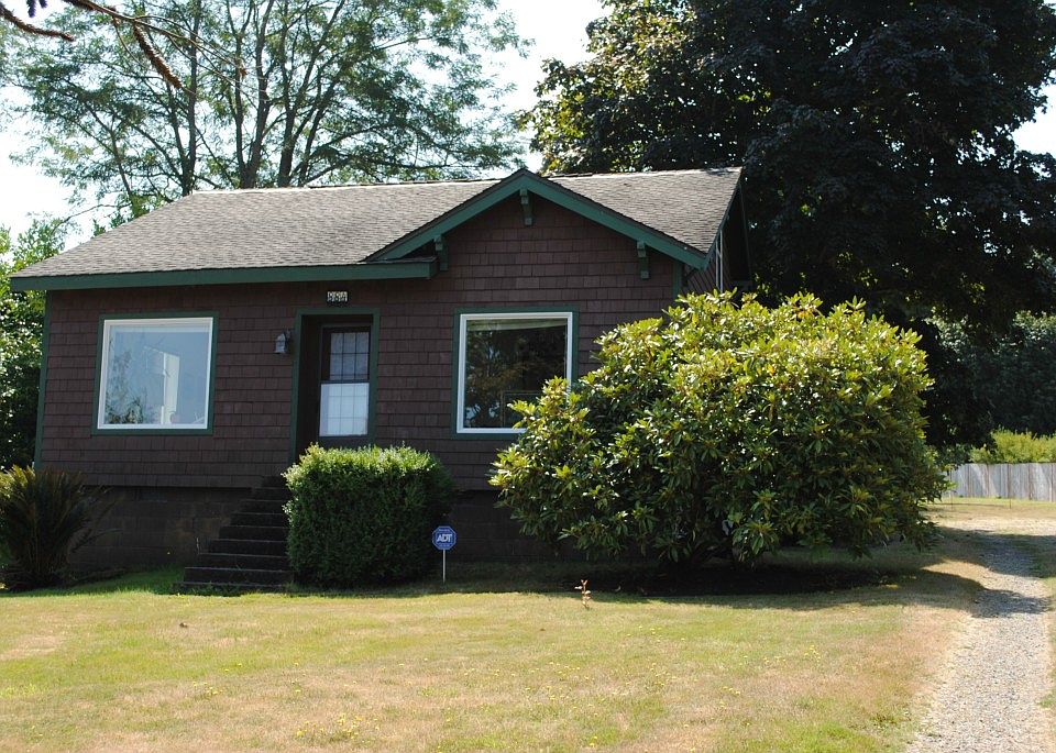 1st image of 884 Fox Dr