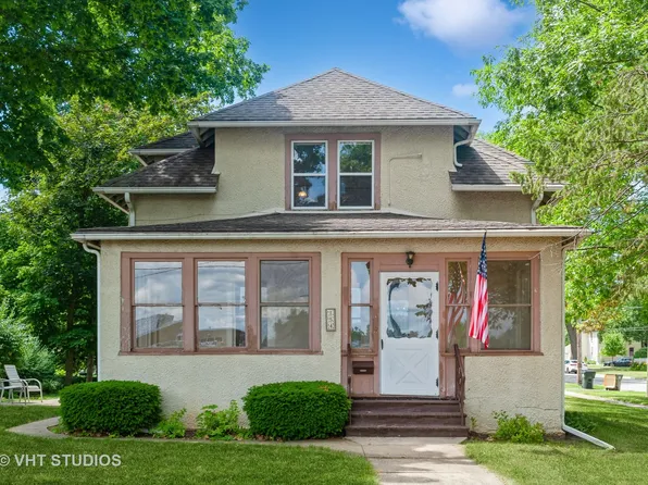 154 N Fremont St, Palatine, IL 60067