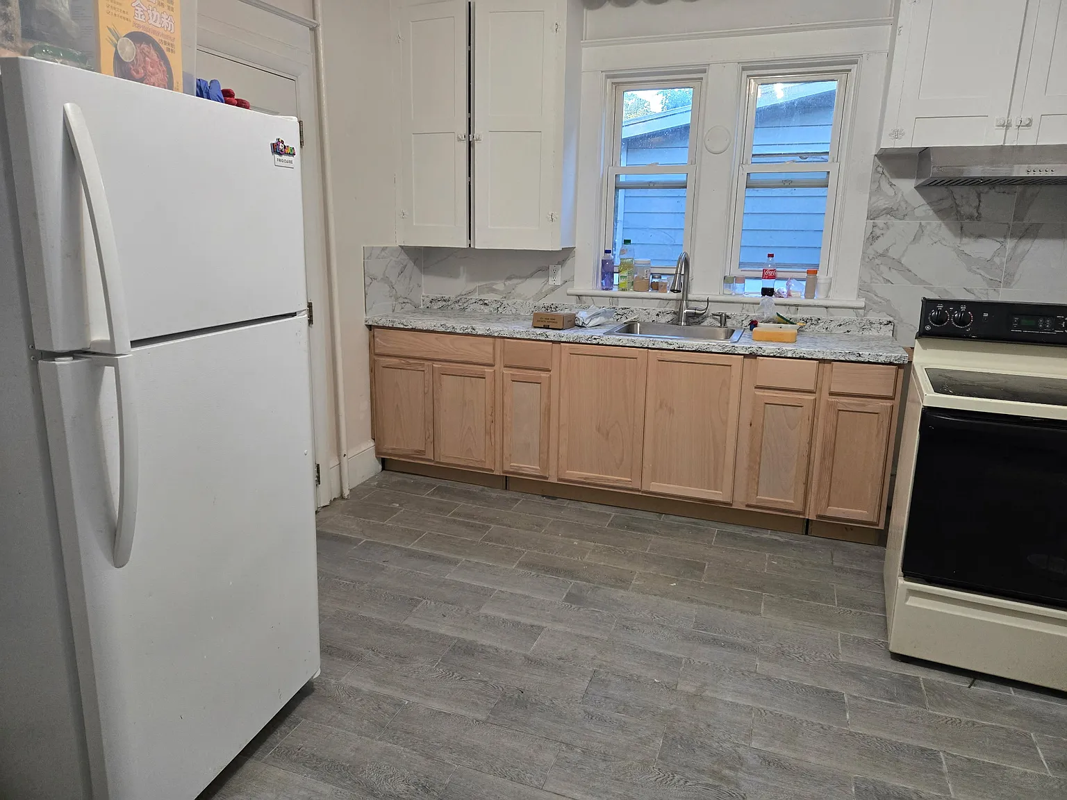 128 Ridgeway St — Photo 2