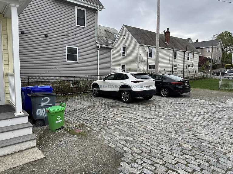 2 Oneil Pl — Photo 2
