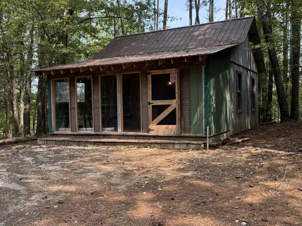 683 Lick Creek Rd, Big Sandy, TN 38221