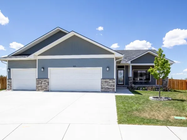 303 Park View Dr, Garden City, KS 67846