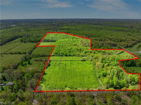 Balch Rd, Thompson, OH 44086