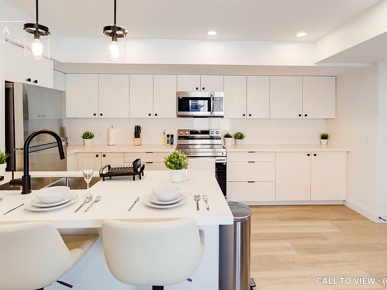823 Stirling Ave S #2 — Photo 1
